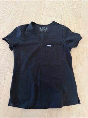 FIGS Catarina Black V-Neck Scrub Top with Chest Pocket